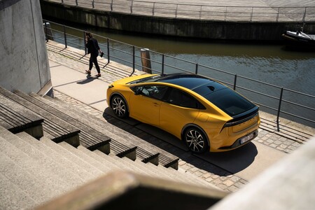 Toyota Prius z tytułem 2024 World Car Design of the Year