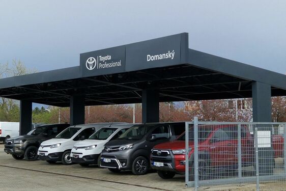 Toyota Domanský otevřela nový showroom v Praze