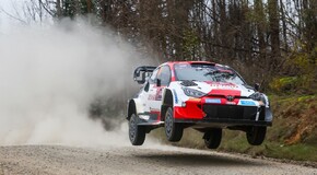  Két versennyel a szezon vége előtt gyártói rally világbajnok a Toyota, és már az egyéni bajnoki cím is biztosan az övé