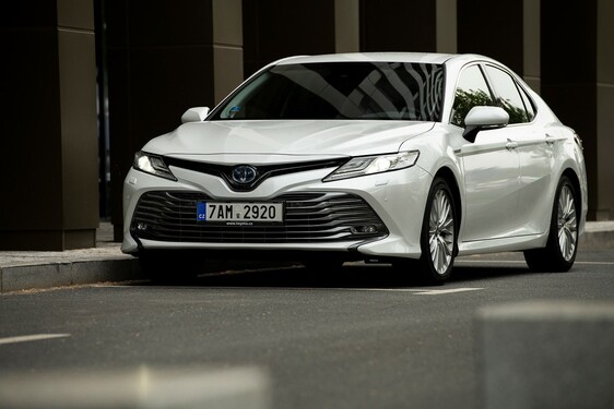 Toyota v pololetí zvýšila prodej o sedm procent