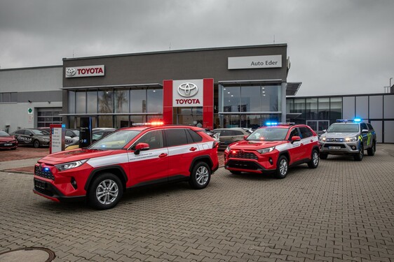 Hasičům budou sloužit dvě nové Toyoty RAV4 