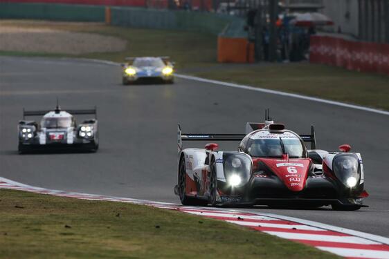 Tým TOYOTA GAZOO Racing vybojoval v Šanghaji dvě pódiová umístění
