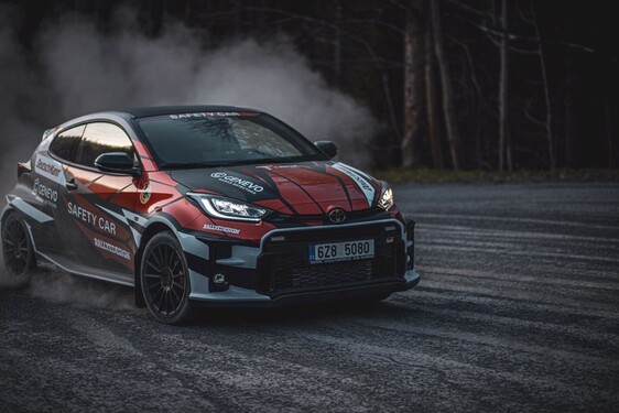 Toyota GR Yaris bude sloužit při českých rallye závodech jako safety car