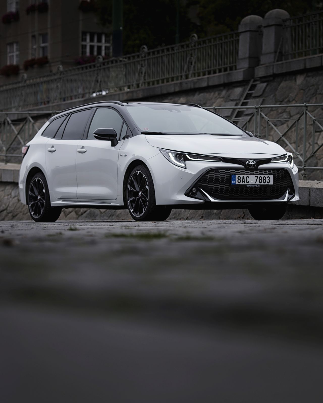 Toyota v pondělí otevře showroomy všem zákazníkům