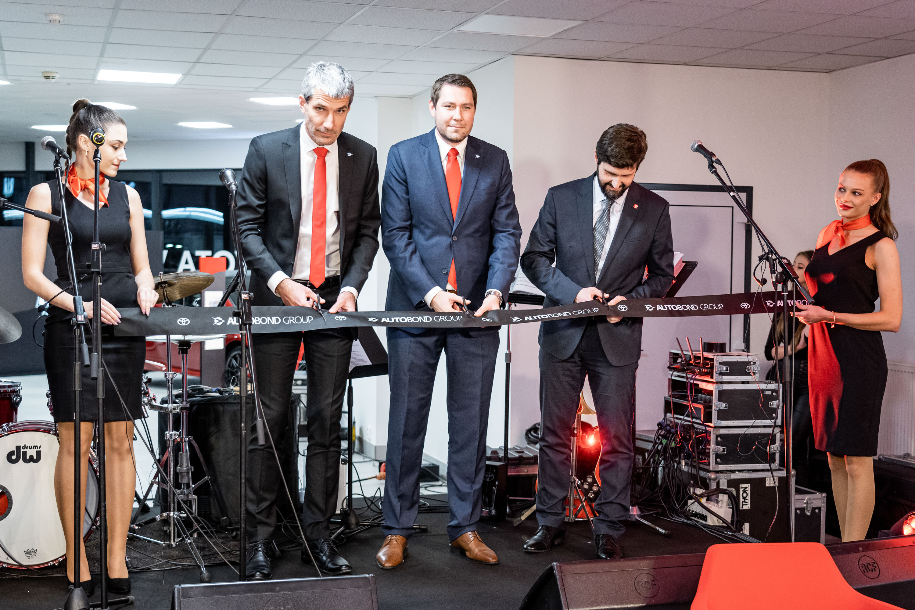 Toyota otevřela v Praze šestý showroom. Zaměřuje se mimo jiné i na užitkové vozy