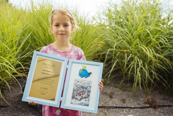 Soutěž Auto snů od Toyoty vyhrála sedmiletá Lucie, peníze použije na výtvarnou školu