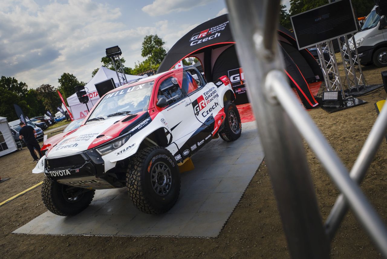 Tomáš Ouředníček před Dakarem ladí detaily, závodní Hilux odjíždí příští týden