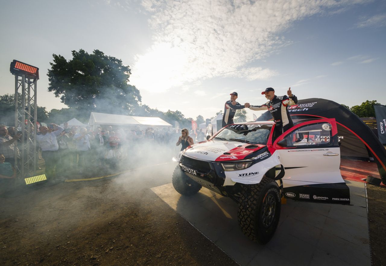 Tomáš Ouředníček před Dakarem ladí detaily, závodní Hilux odjíždí příští týden