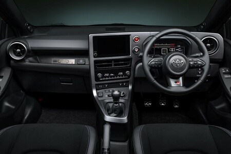 Toyota odhalila dvě limitované edice modelu GR Yaris navržené s Ogierem a Rovanperou