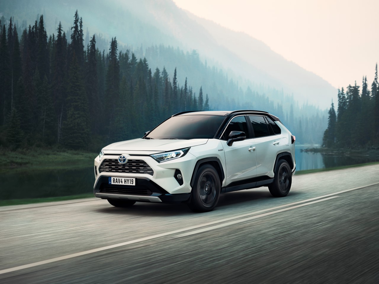 Toyota RAV4: 30 let kultovního průkopníka