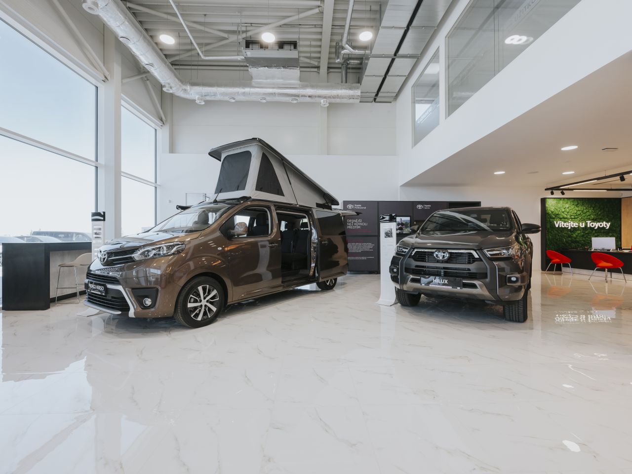 Toyota Tsusho otevřela zbrusu nové centrum užitkových vozů 