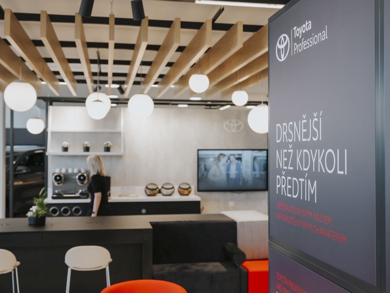 Toyota Tsusho otevřela zbrusu nové centrum užitkových vozů 