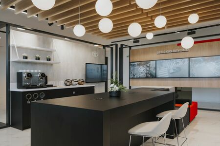 Toyota Tsusho otevřela zbrusu nové centrum užitkových vozů 