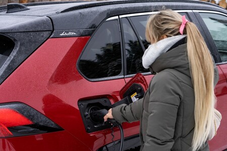 Vozy Toyota (nejen) s plug-in hybridním pohonem teď pořídíte výhodněji