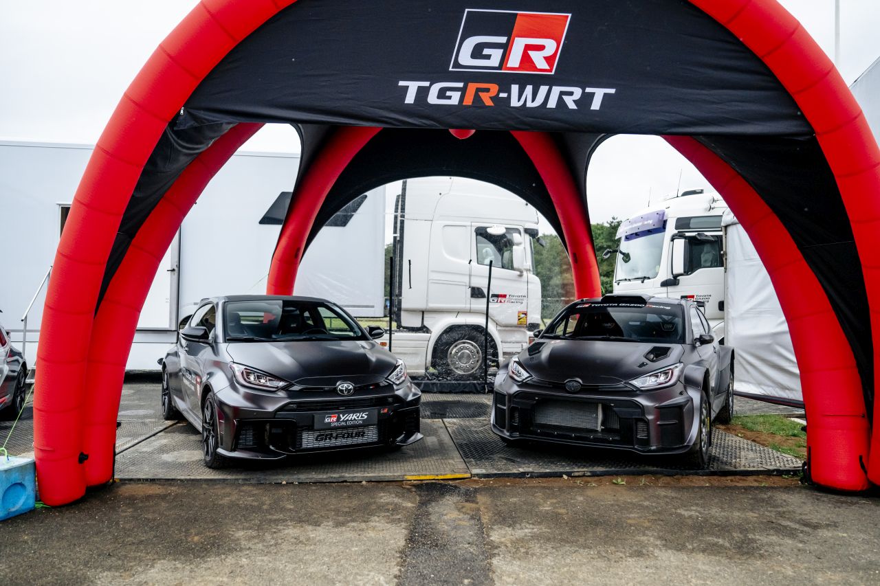 Toyota bude v Praze dražit dvě speciální rallyeové edice modelu GR Yaris