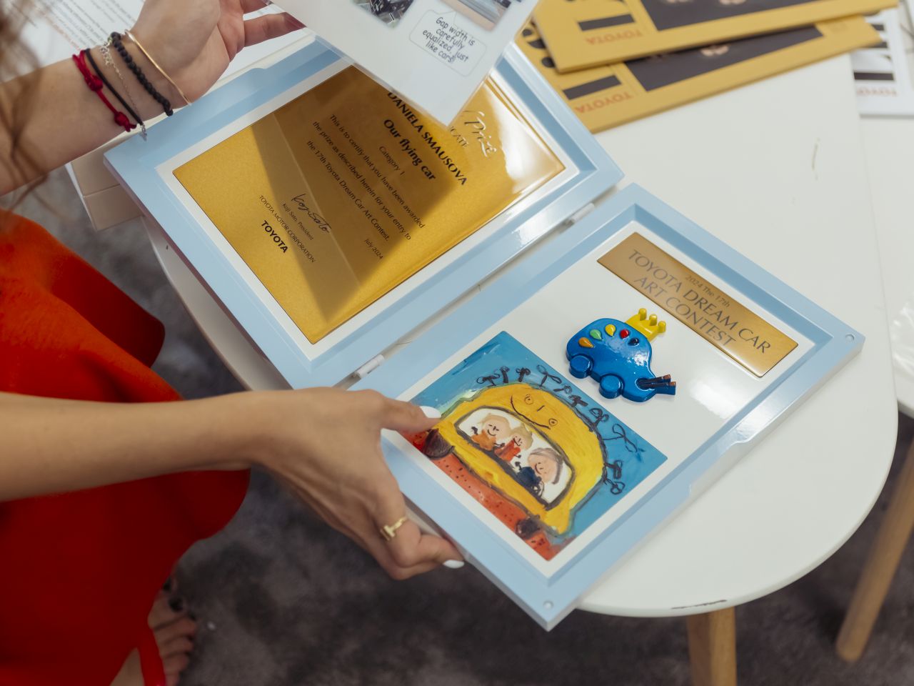 Mezinárodní úspěch: Čtyřletá česká malířka vyhrála v soutěži Toyota Dream Car 5000 dolarů