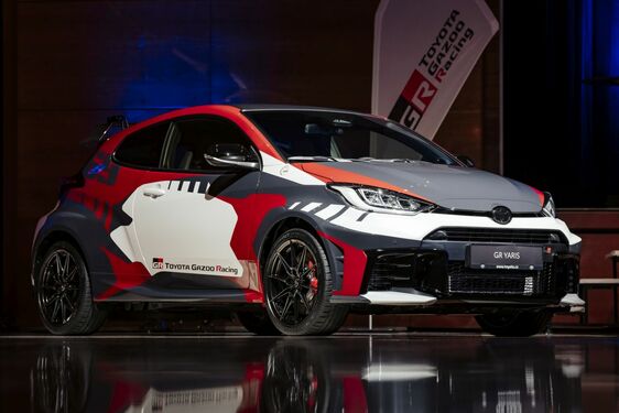 Speciální edice GR Yaris Ogier a Rovanperä Edition se vydražily za celkem 9 500 000 korun