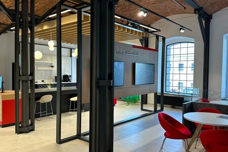 Prodejce Toyoty Autostyl otevřel v Trutnově unikátní prémiový showroom pro ojeté vozy