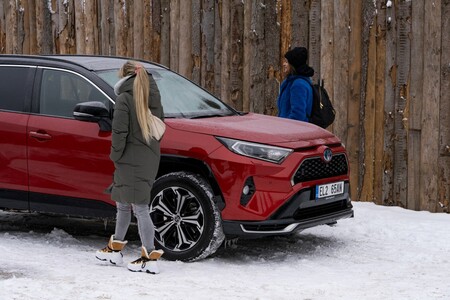 Nechte svůj vůz před sezónou zkontrolovat, zimní kola i příslušenství pořídíte za nižší ceny