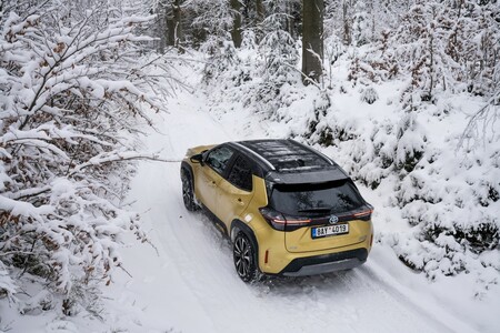 Nechte svůj vůz před sezónou zkontrolovat, zimní kola i příslušenství pořídíte za nižší ceny