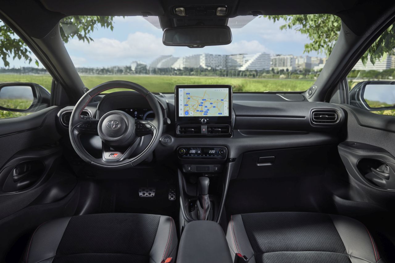Toyota Yaris GR SPORT pro rok 2025 je zábavnější a má vylepšenou výbavu