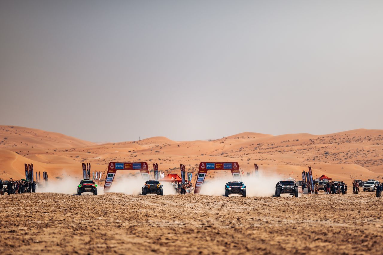 Vozy Toyota vybojovaly na Dakaru 2025 první dvě místa: Al Rajhi vítězí a Lategan je druhý