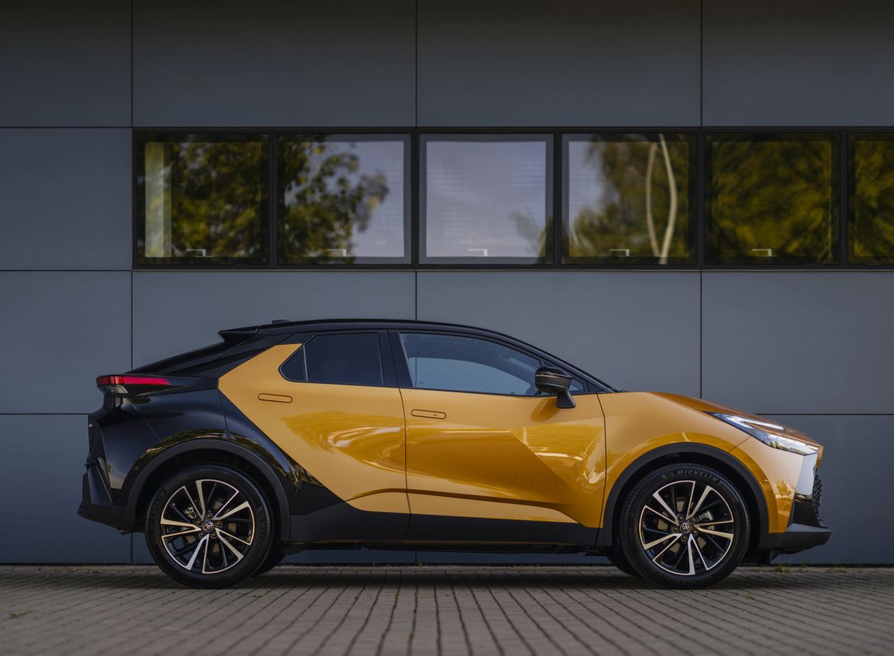  Toyota v Evropě už prodala 6 milionů elektrifikovaných aut, strategie s více pohony se vyplácí