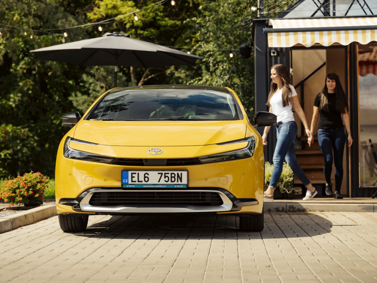  Toyota v Evropě už prodala 6 milionů elektrifikovaných aut, strategie s více pohony se vyplácí