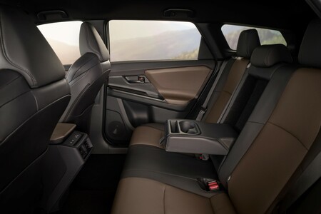 Světová premiéra Toyoty bZ4X Touring: Elektrické SUV pro rodinná dobrodružství 