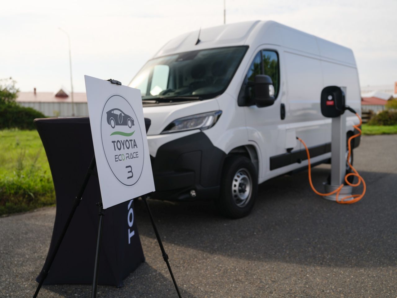 Toyota hostila další ročník závodu o nejefektivnější jízdu Eco Race