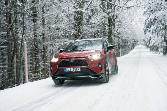 Připravte svůj vůz na zimu, ušetřete při nákupu zimních kol i příslušenství