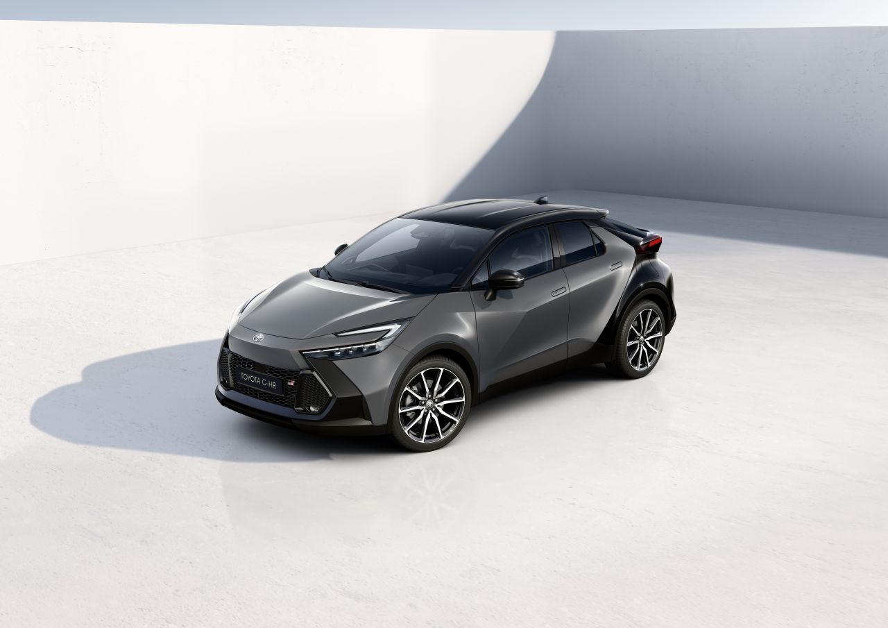 Toyota C-HR ve verzi pro rok 2026: Vylepšená výbava Style a více variant na výběr pro GR SPORT