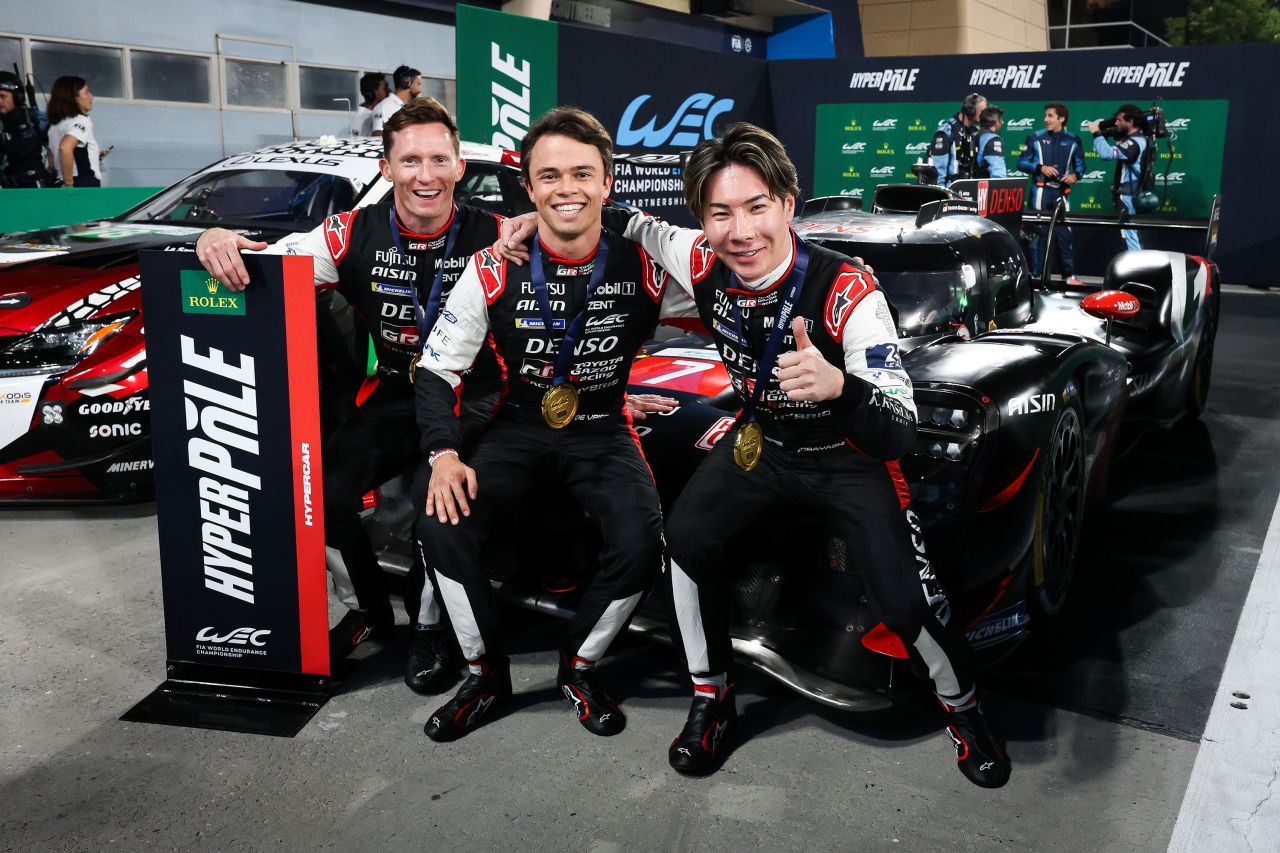 8 hodin Bahrajnu: První dvě místa pro TOYOTU GAZOO Racing 