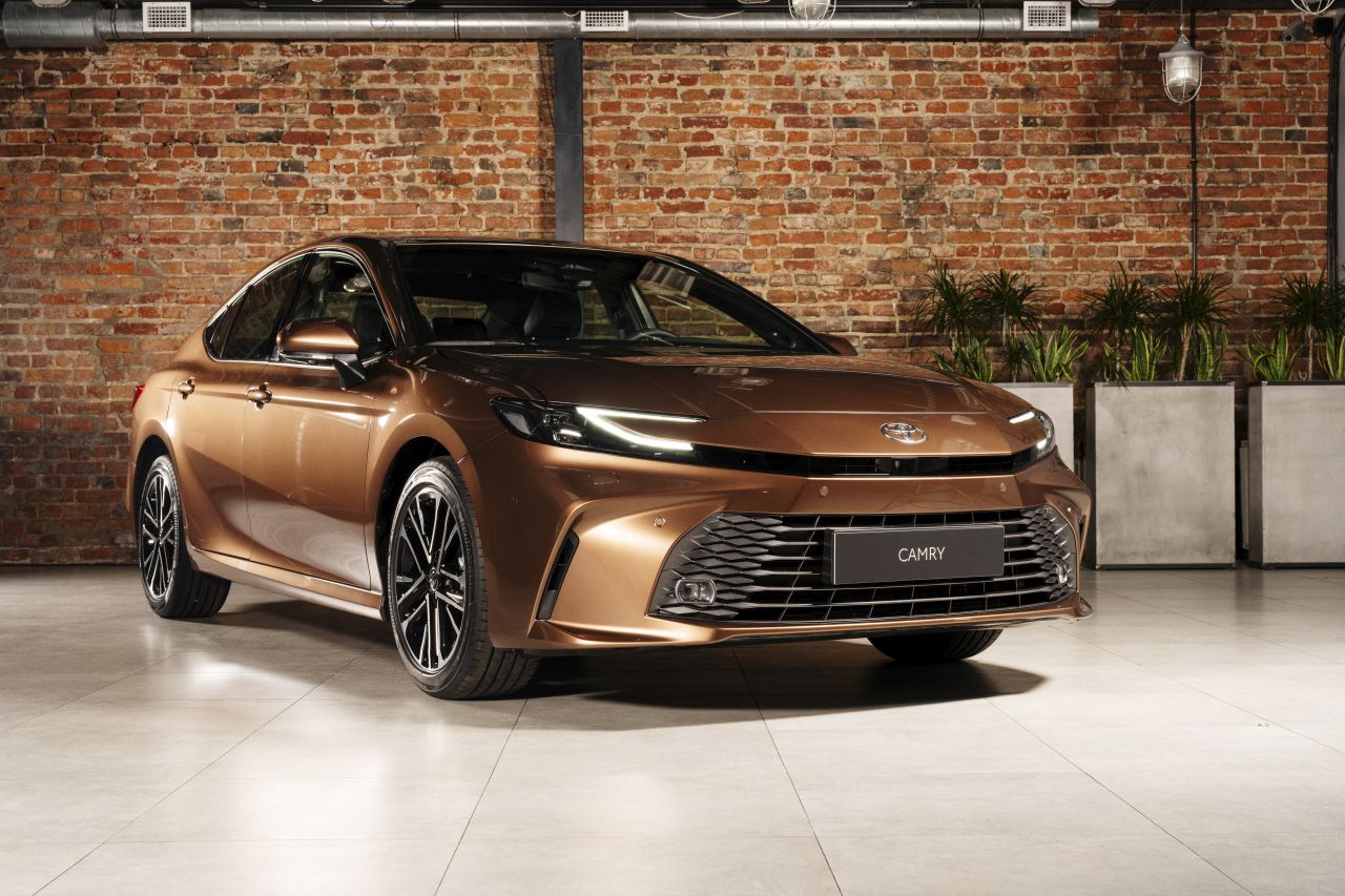 Toyota se stává oficiálním vozem florbalového mistrovství světa 2025 i Českého florbalu