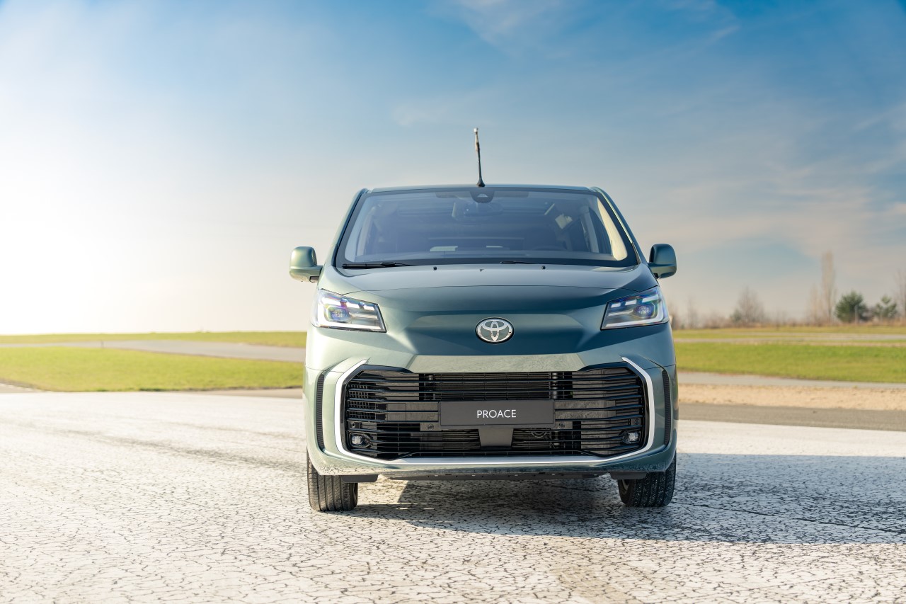 Toyota se stává oficiálním vozem florbalového mistrovství světa 2025 i Českého florbalu