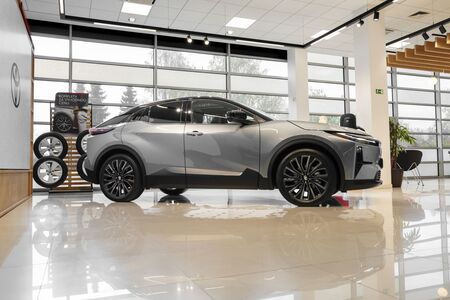 Nová Toyota C-HR+ už má své české ceny, zákazníci ji už mohou objednávat