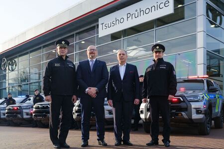 Toyota Tsusho předala Policii ČR prvních 20 vozů Toyota Hilux