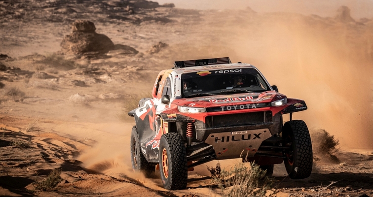  Rallye Dakar 2026: Soutěžní tým TOYOTA GAZOO Racing prokázal odolnost i rychlost v popředí závodního pole