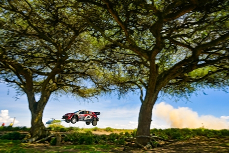 Safari rallye Keňa: Katsuta vybojoval pro Toyotu premiérové vítězství