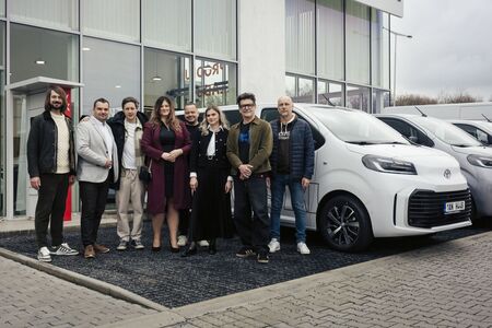 Toyota se spojila s Chinaski, zajišťuje flotilu na turné