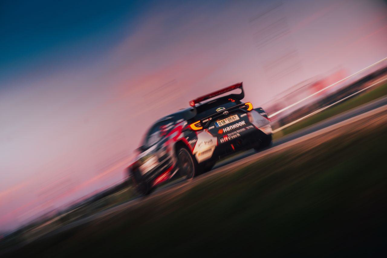 Filip Mareš s vozem Toyota GR Yaris Rally2 ovládl Rallye Šumava Klatovy 