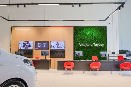 Toyota vybudovala v Tuchoměřicích obří centrum užitkových vozů