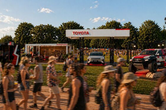 Toyota rozšiřuje zónu na Rock for People ve stylu benzinky