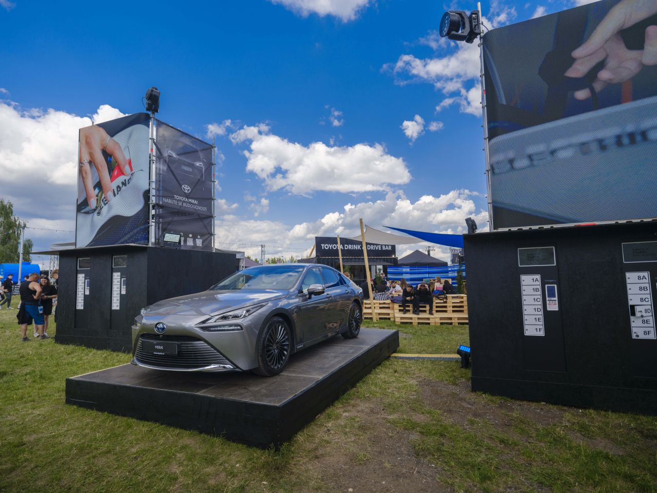 Toyota rozšiřuje zónu na Rock for People ve stylu benzinky