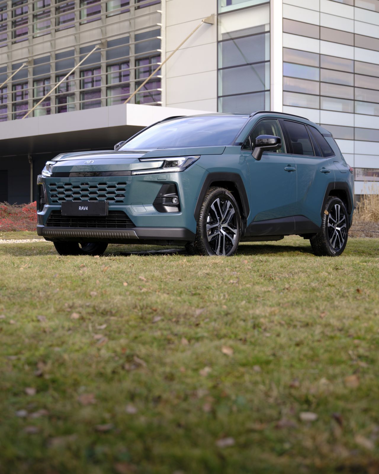 Červnový Toyota Týden přiváží novou RAV4 a akční nabídku na hybridní, plug-in hybridní i elektrické modely