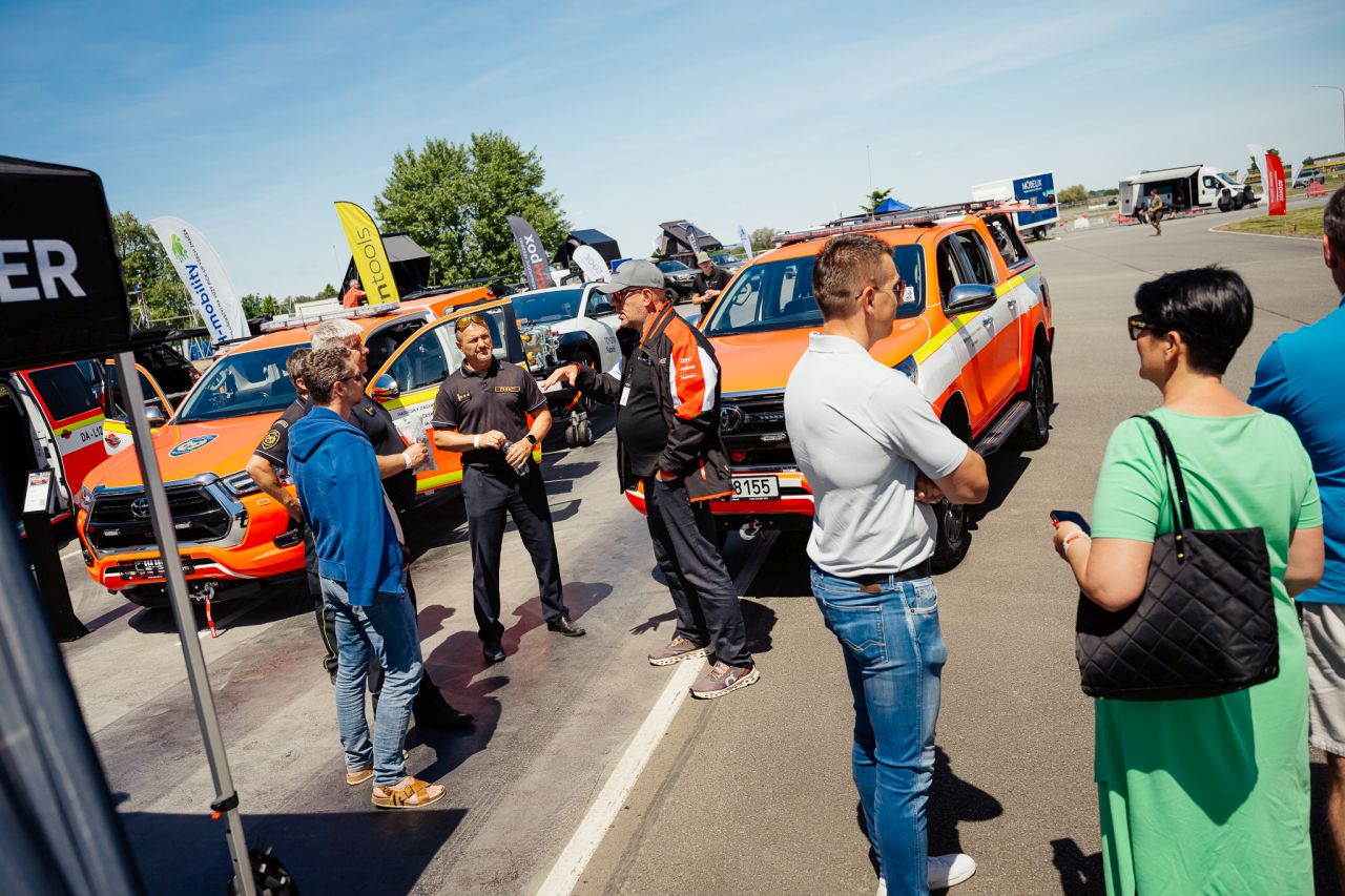 Značky Toyota a Lexus v Hradci Králové představily všech deset letošních premiér, největší zájem byl o elektromobily