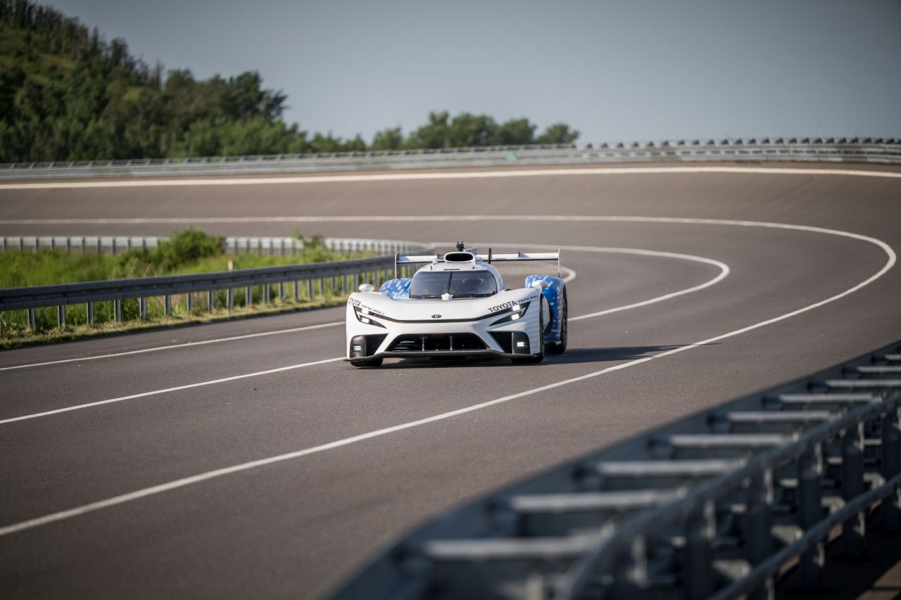 Toyota v Le Mans poprvé předvede závodní prototyp poháněný kapalným vodíkem 
