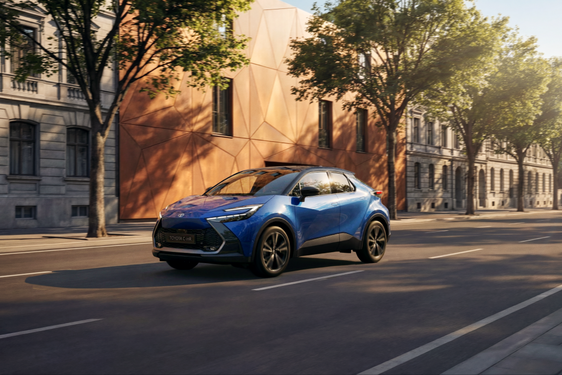 Toyota C-HR: Deset let proti proudu
