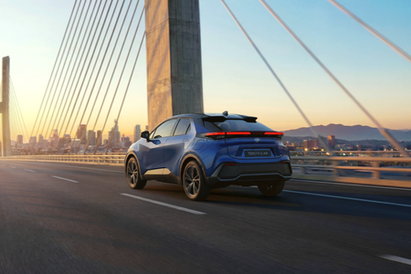 Toyota C-HR: Deset let proti proudu
