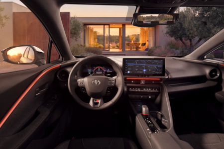 Toyota C-HR: Deset let proti proudu